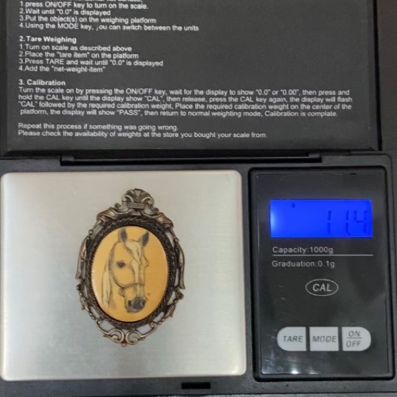 Vintage Unsigned Horse Cameo Brass-tone Brooch Pendant - Picture 10 of 12